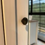 Guarda-roupa Bipartido 10 Portas 3 Gavetas Topázio 100% Madeira Maciça Branco /freijó - Image 2